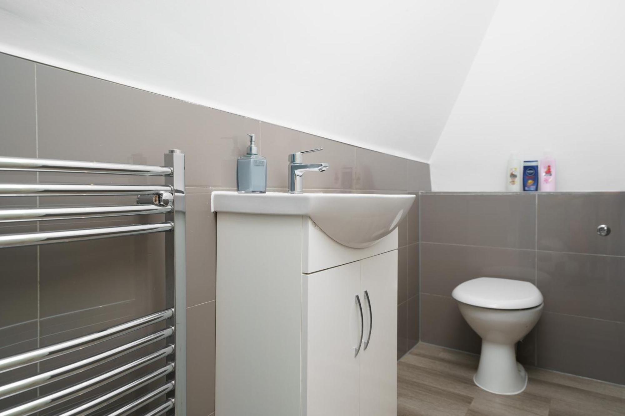 Modern Apartment In South West Лондон Экстерьер фото